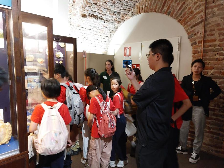 Delegazione giovani cinesi ad asti