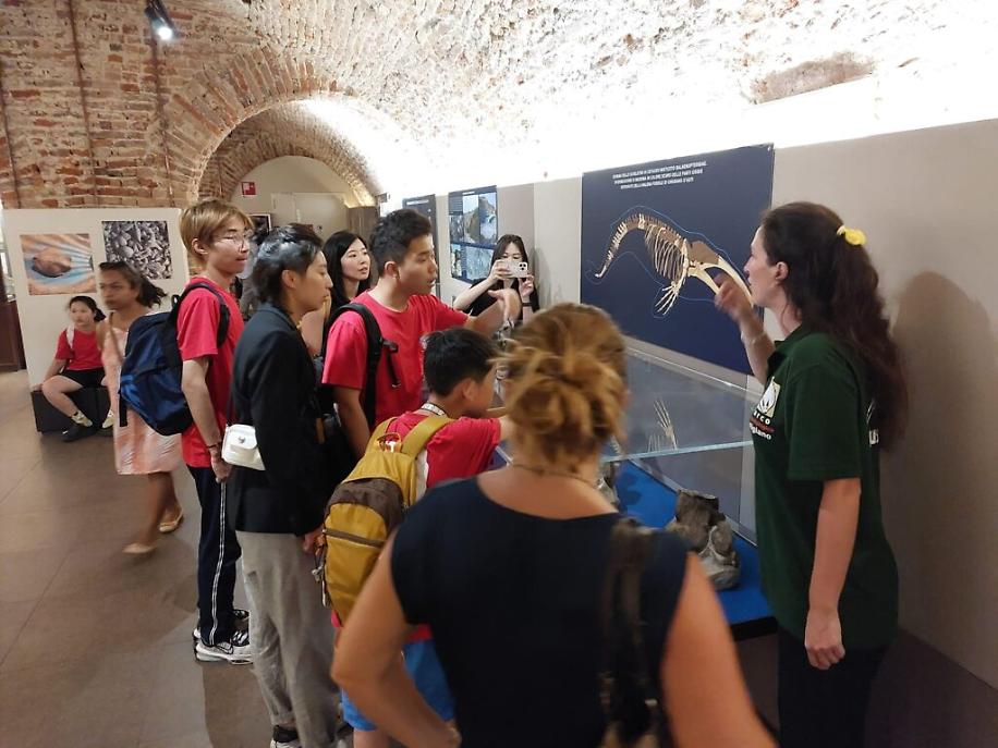 Delegazione giovani cinesi ad asti