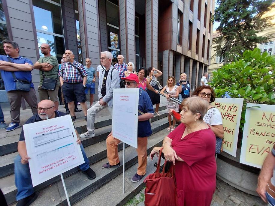 Protesta Tari Palazzo Mandela