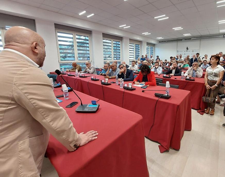 Protesta Tari Palazzo Mandela