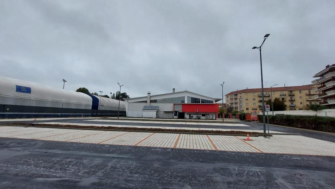 lavori area di sosta via Gerbi piscina