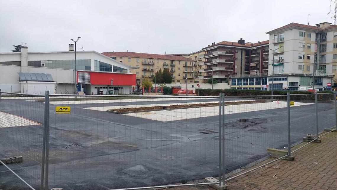 lavori area di sosta via Gerbi piscina