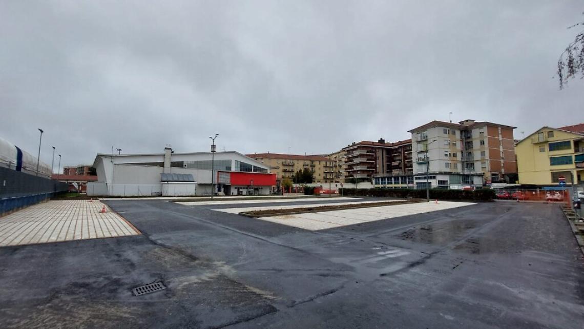 lavori area di sosta via Gerbi piscina