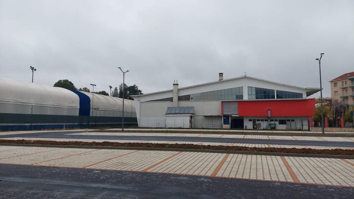 lavori area di sosta via Gerbi piscina