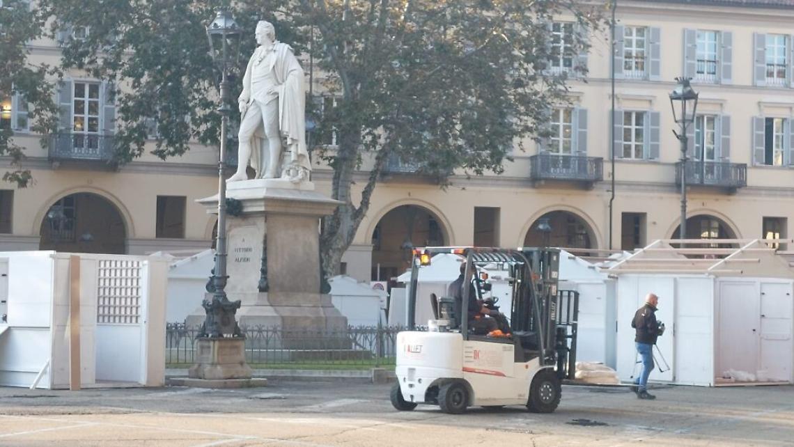 Allestimento Magico Paese di Natale ad Asti