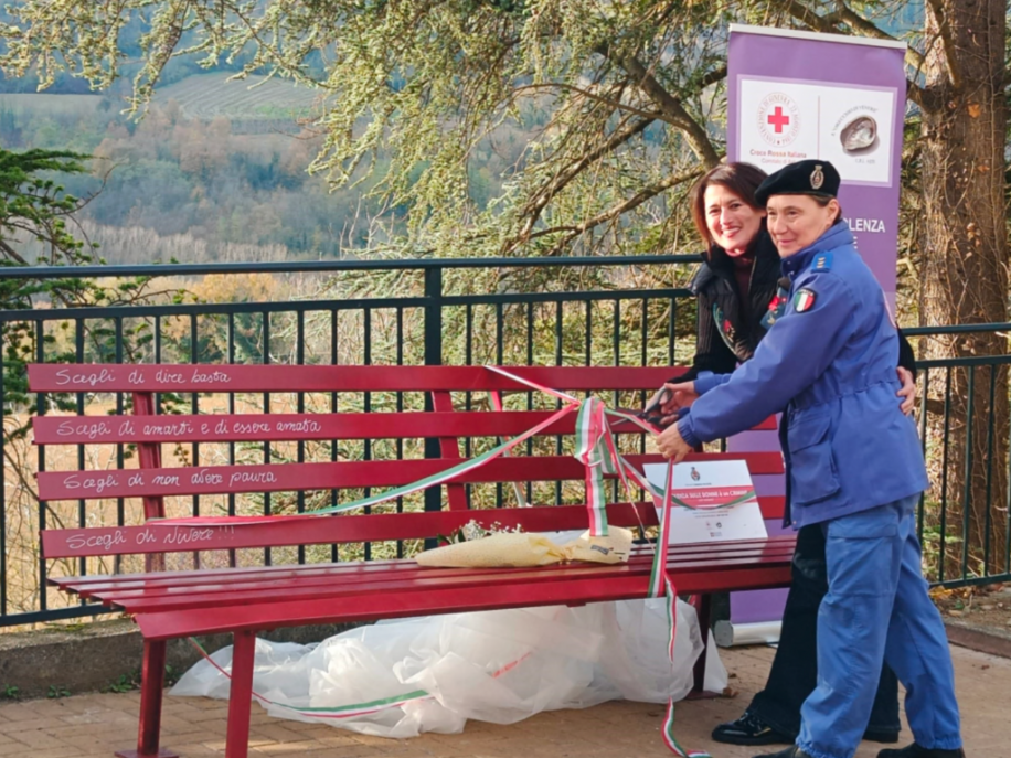 La panchina rossa di Passerano Marmorito