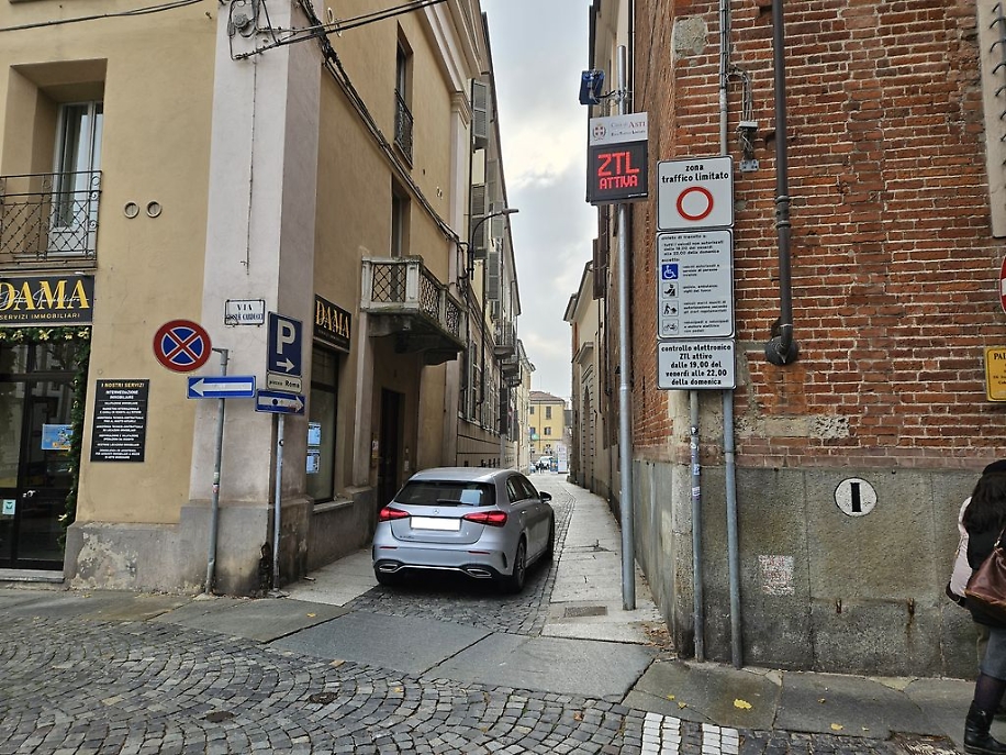 Prime ore di Ztl in via Rossi e piazza Roma risultato
