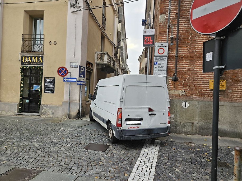 Prime ore di Ztl in via Rossi e piazza Roma risultato