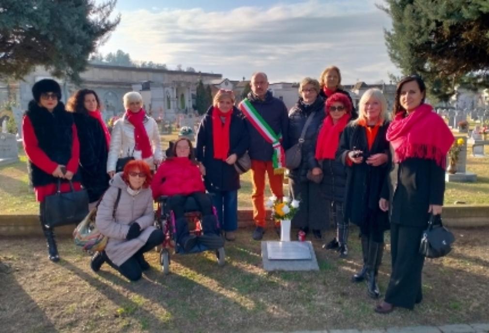 Screenshot com whatsapp MediaViewActivity edit