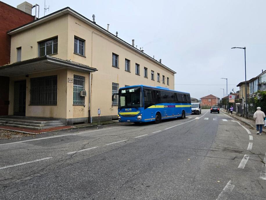 Traffico primo giorno lavori sul ponte Ogerio di corso Savona ad Asti