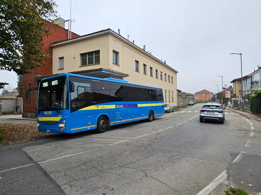 Traffico primo giorno lavori sul ponte Ogerio di corso Savona ad Asti