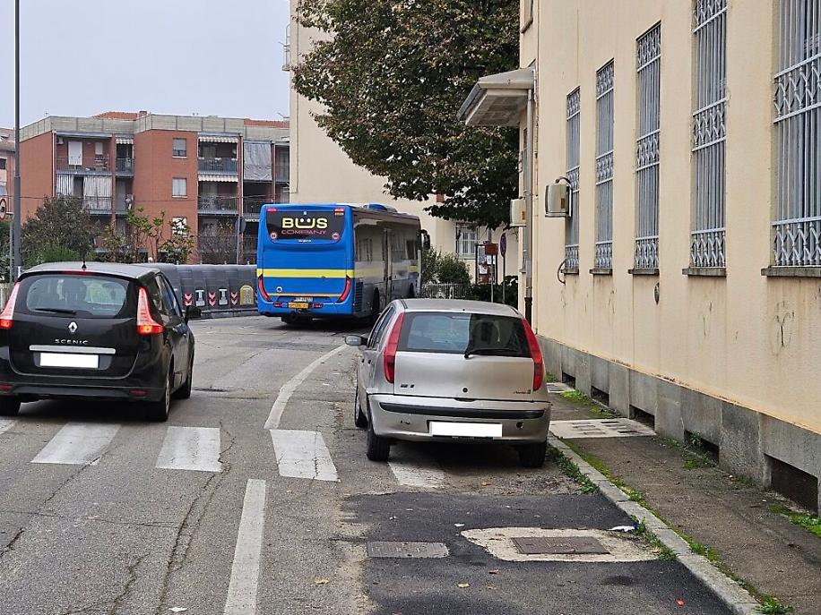Traffico primo giorno lavori sul ponte Ogerio di corso Savona ad Asti