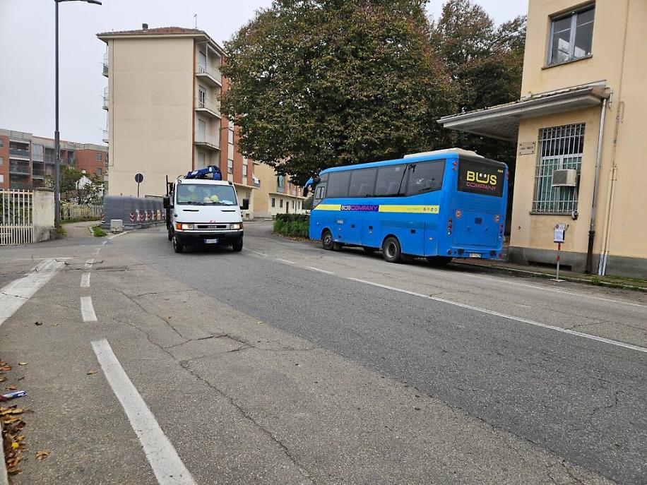 Traffico primo giorno lavori sul ponte Ogerio di corso Savona ad Asti