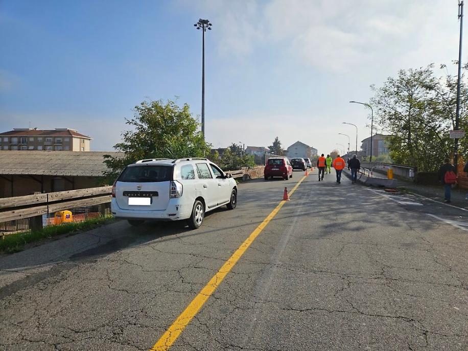 Traffico primo giorno lavori sul ponte Ogerio di corso Savona ad Asti