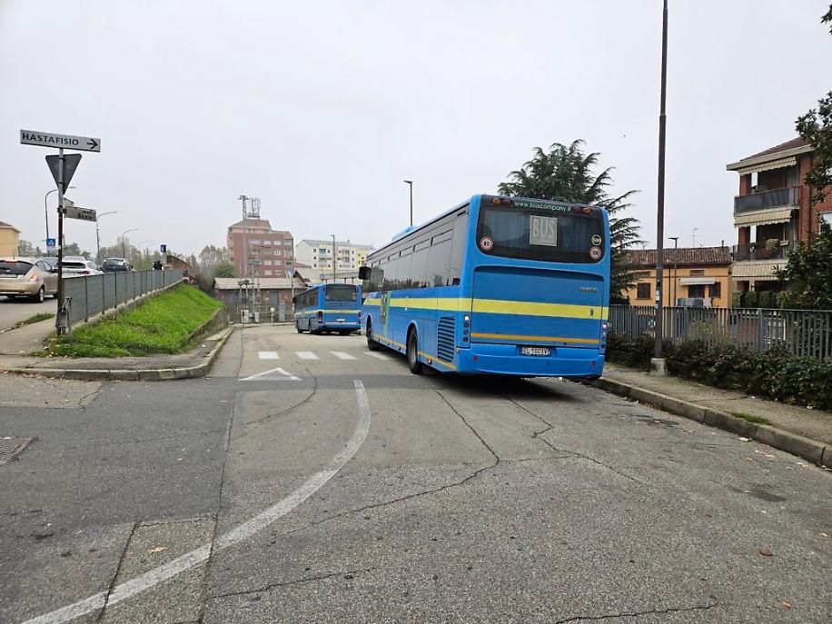 Traffico primo giorno lavori sul ponte Ogerio di corso Savona ad Asti