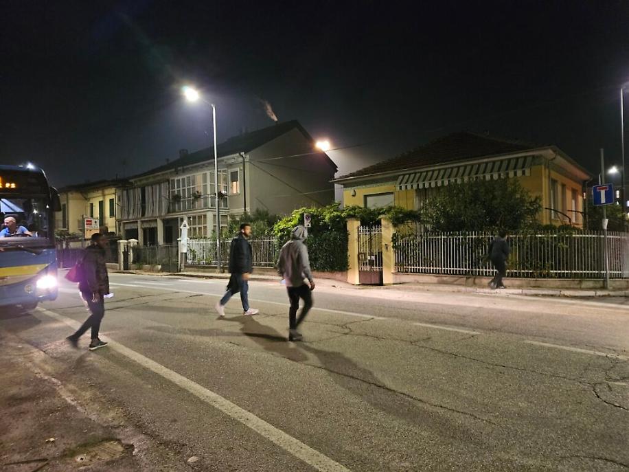 fermata provvisoria corso Venezia notte