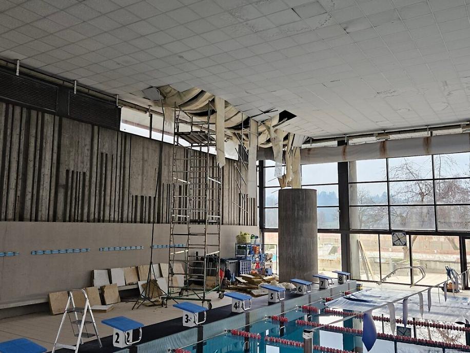 Crollo alla piscina di via Gerbi