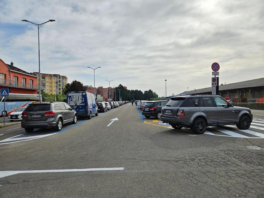 Cartelli Fs parcheggio gratuito al Babilano