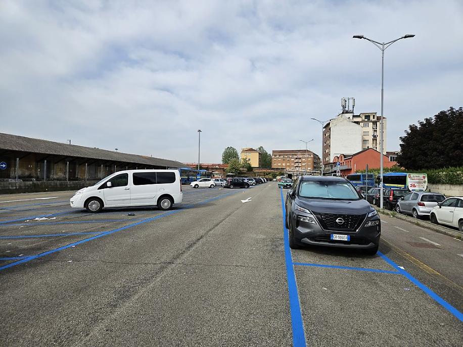Cartelli Fs parcheggio gratuito al Babilano