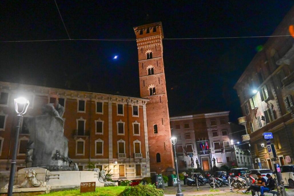 Torri medievali illuminate con i led ad Asti