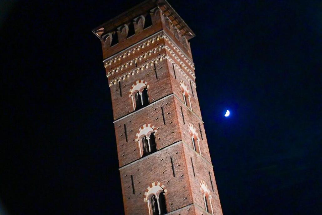Torri medievali illuminate con i led ad Asti