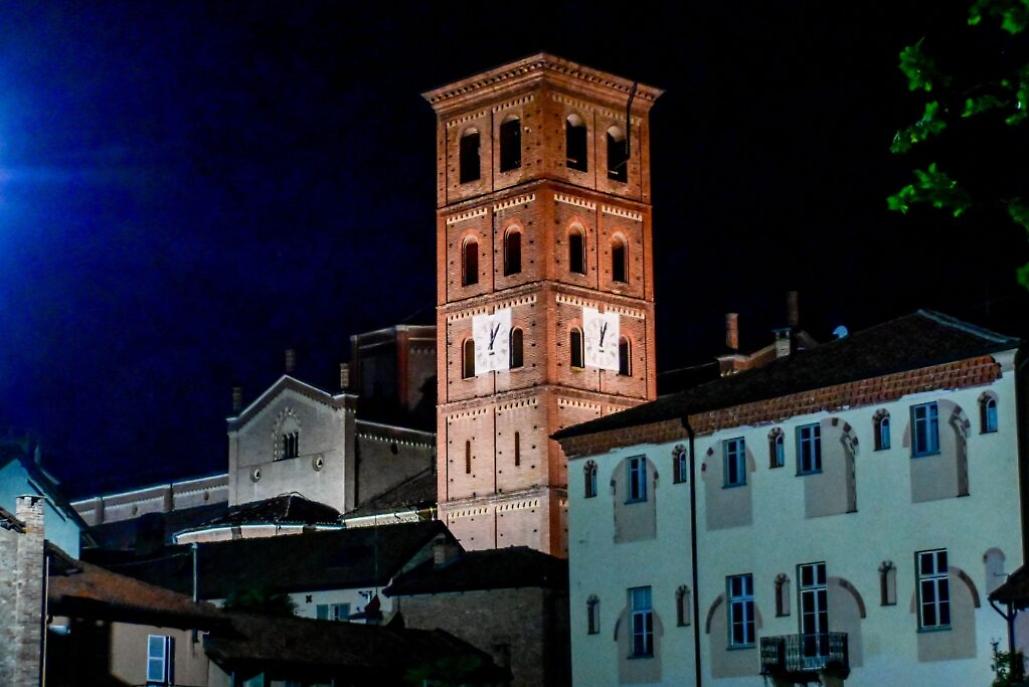 Torri medievali illuminate con i led ad Asti