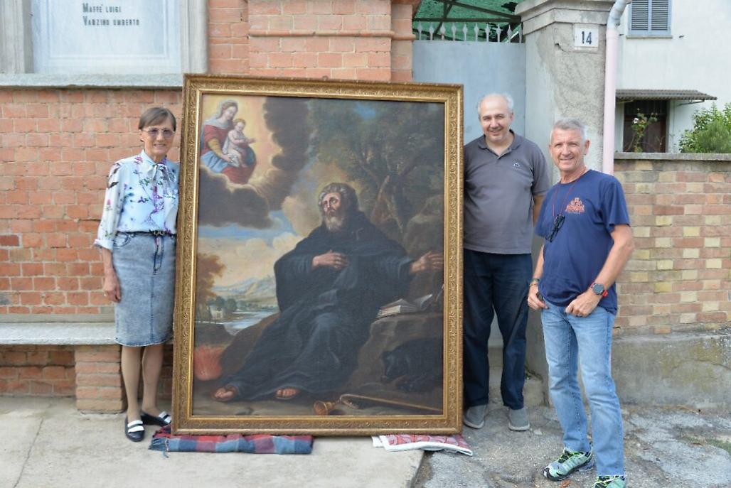 la cugina Mariuccia Borio il parroco don Beppe Pilotto e il restauratore Roberto Ilengo ()