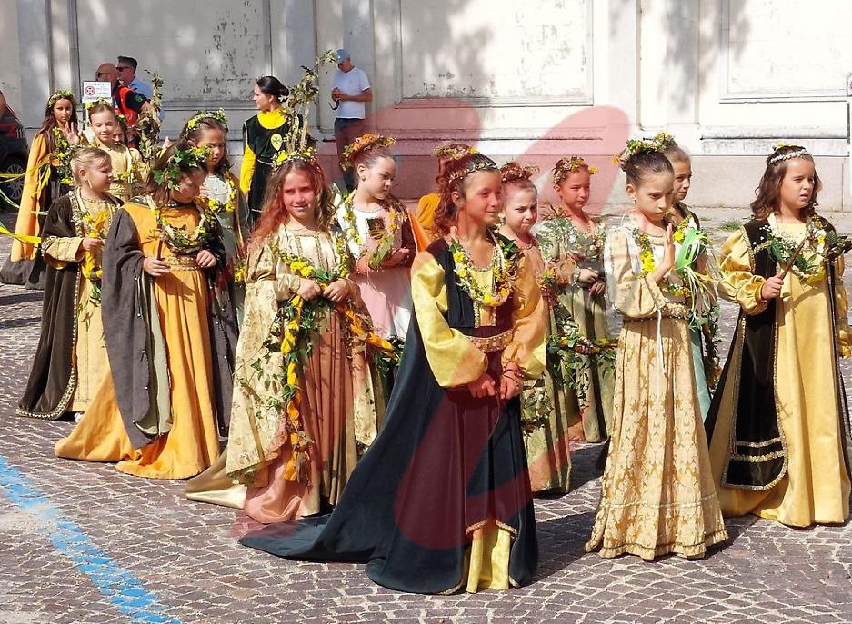 Corteo storico dei bambini palio di asti risultato