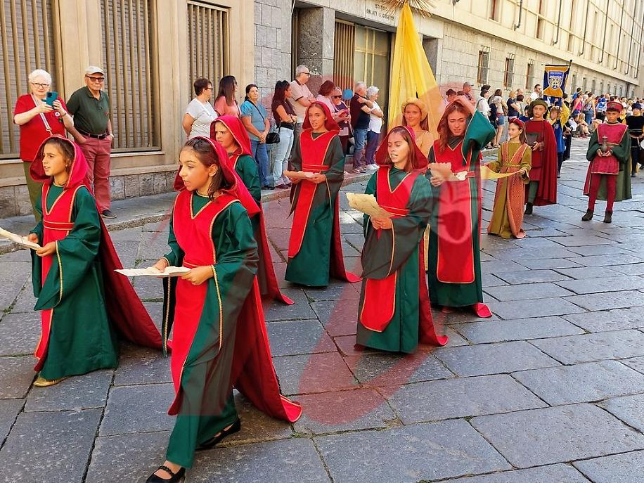Corteo storico dei bambini palio di asti risultato