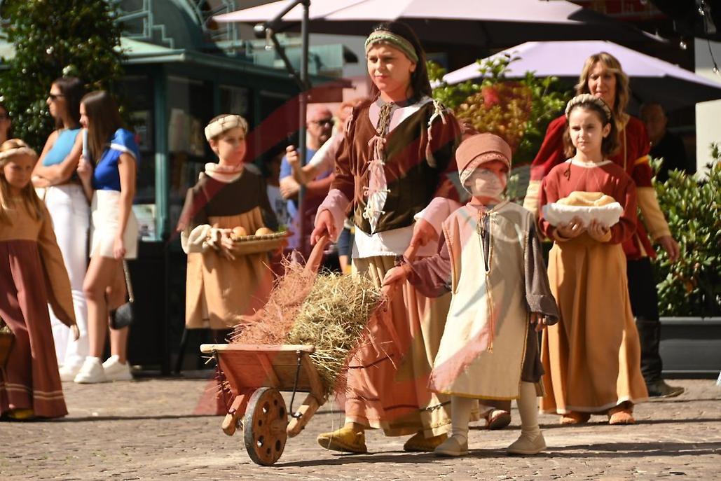 Corteo storico dei bambini palio di asti risultato