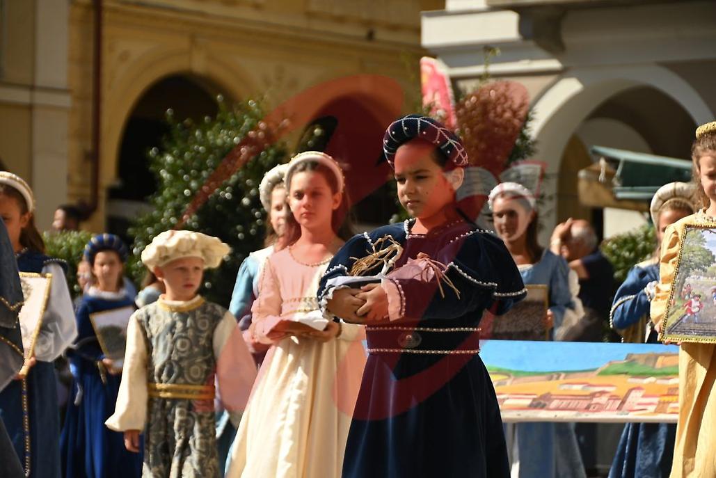 Corteo storico dei bambini palio di asti risultato