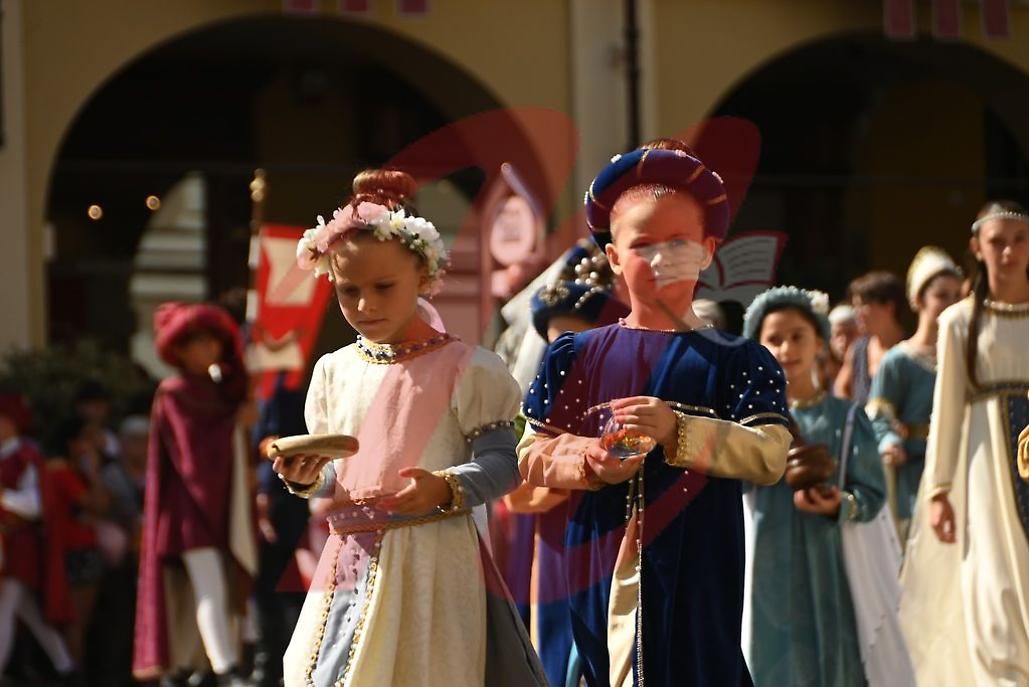 Corteo storico dei bambini palio di asti risultato