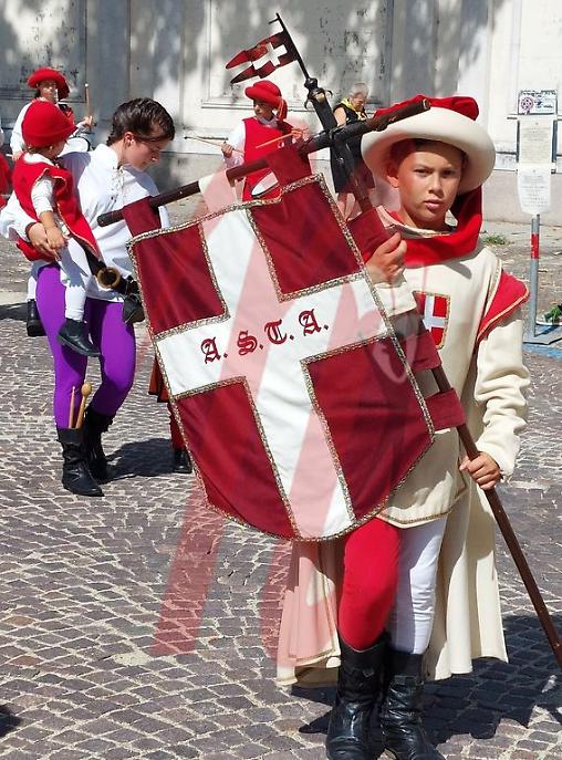 Corteo storico dei bambini palio di asti risultato