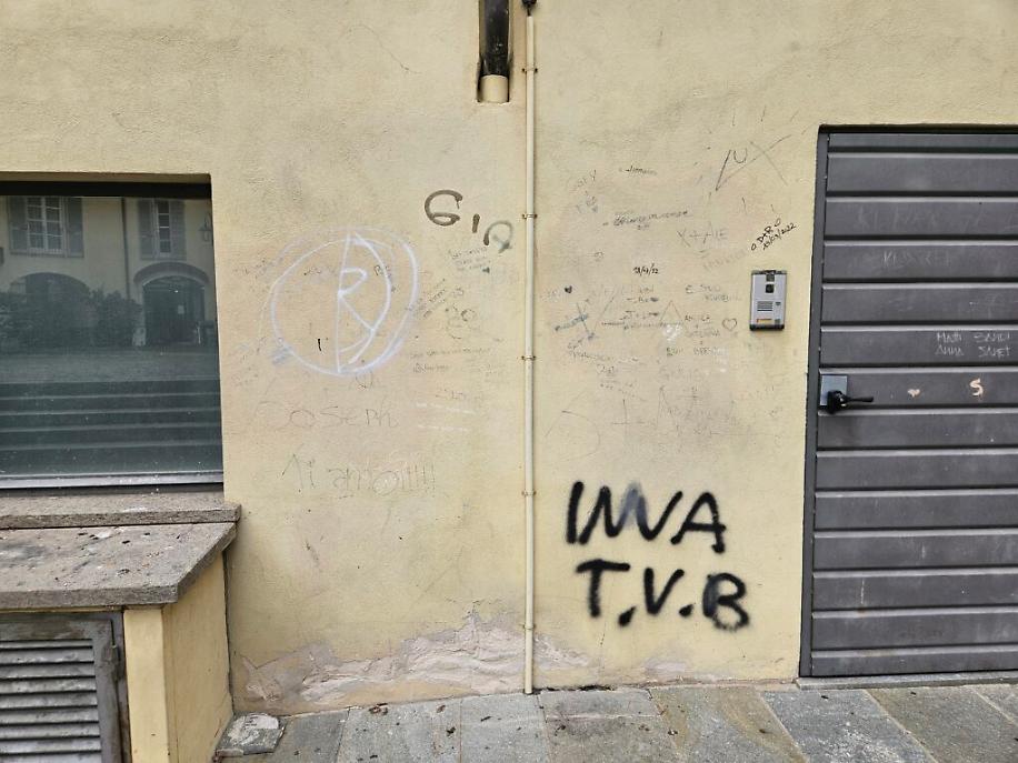 Graffiti al teatro alfieri