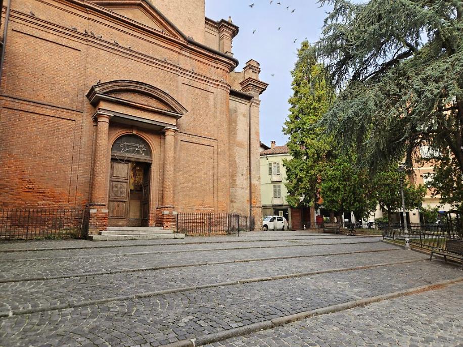 piazzetta San Paolo Asti degrado