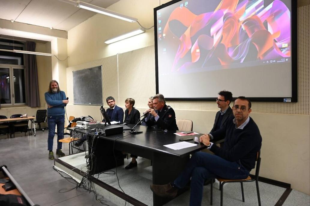 Convegno sul superamento del campo rom di via Guerra