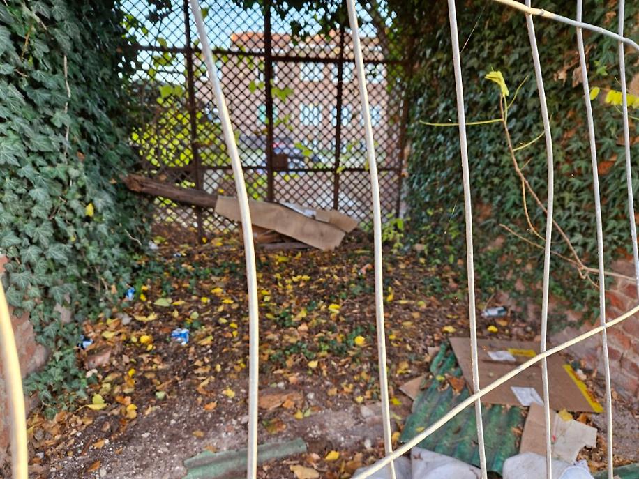 Degrado senza fine da piazza Vittorio Veneto alle Antiche Mura