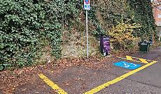 Revocati 190 pass disabili, colpiti i "furbetti" del parcheggio sugli stalli gialli