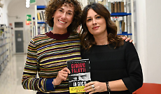 Le frasi memorabili di Giorgio Faletti a Sanremo: Chiara Buratti e Roberta Bellesini presentano "Io dico"