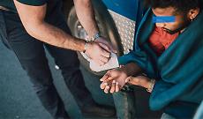 Italiana perseguita l'ex fidanzato nigeriano minacciandolo (anche) con il rito vud&ugrave;