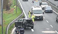 Furgone tampona Suv allo svincolo della Boana