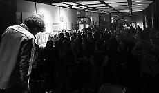 "Open mic" a FuoriLuogo: microfono aperto per cantautori, band e rapper