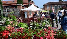 Il giardino all'aperto di Fiori in fiera regala grandi applausi a Iva Zanicchi