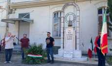 Al cippo in onore ai caduti della Way Assauto il ricordo della resistenza operaia