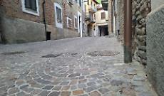 Il sindaco di Canelli Roberta Giovine fa chiarezza sullo stato dei lavori di pavimentazione in via Rosmini
