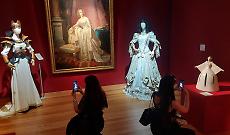 Made in Italy in dialogo con l'arte: inaugurata la mostra che valorizza il comparto tessile