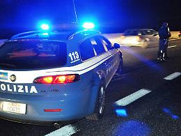 Inseguimento e spari nella notte, un'Alfa 156 tallonata dalla polizia da Costigliole ad Asti