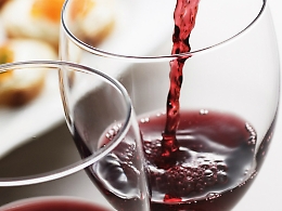 Il presidente del Consorzio Barbera d'Asti: &laquo;Perch&eacute; tutto il sistema si riprenda, aiutateci a consumare i nostri vini&raquo;