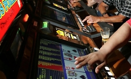 Meno video poker, ma il gioco non diminuisce