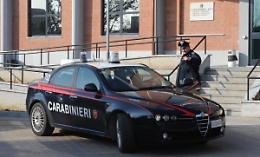 Trans rapinato a Isola: denunciati due uomini dai carabinieri di Canelli